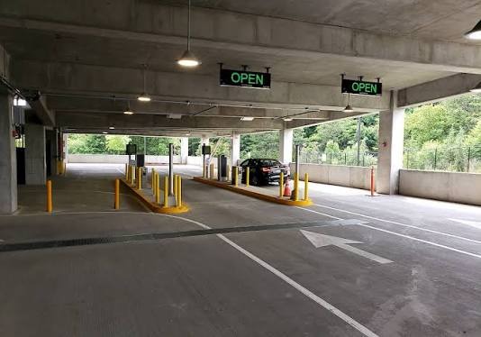 ASG automated parking management system with boom barrier and ANPR