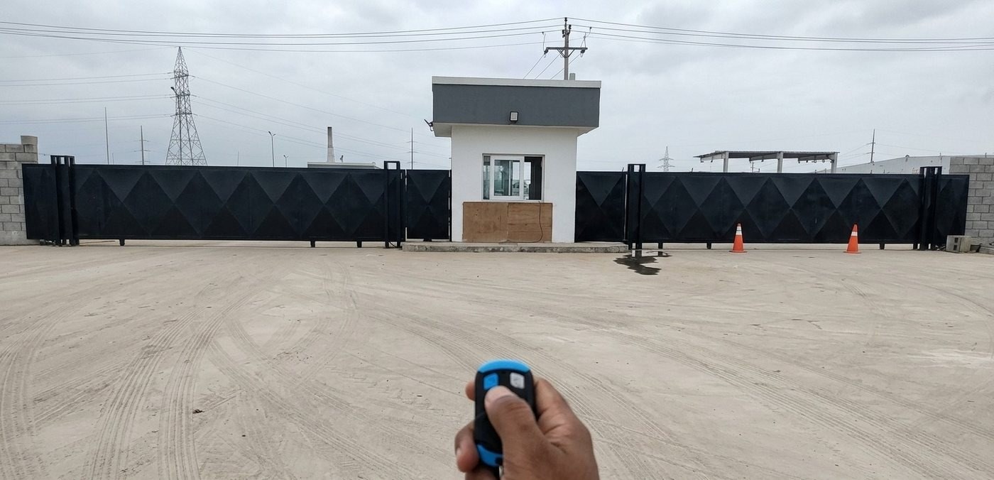 Remote-controlled automated gate with guard booth at a CCBPL plant